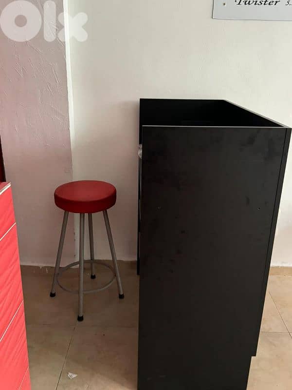 عدة مطعم مستعملة للتواصل:76855854 10