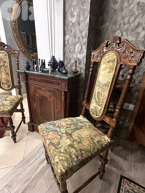 bahu and 2  chairs 0