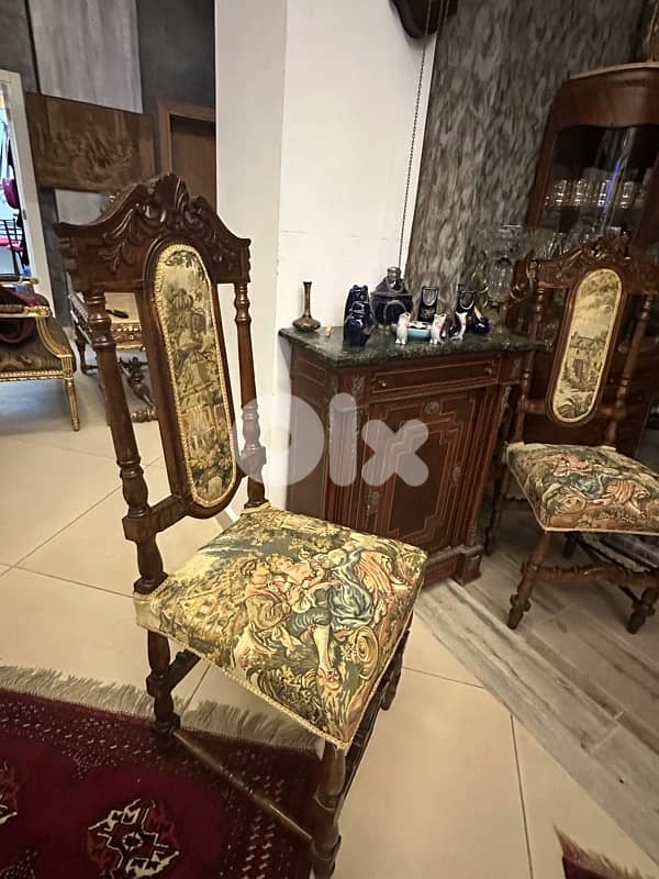 bahu and 2  chairs 2