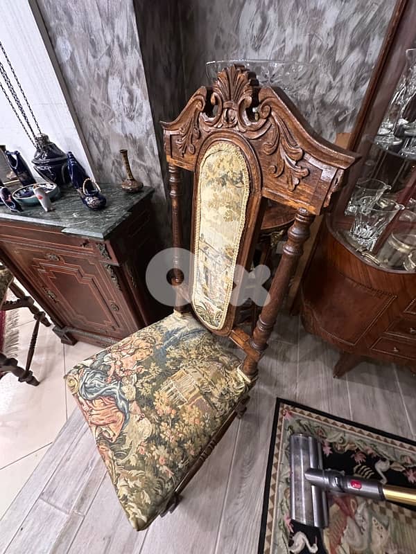 bahu and 2  chairs 3