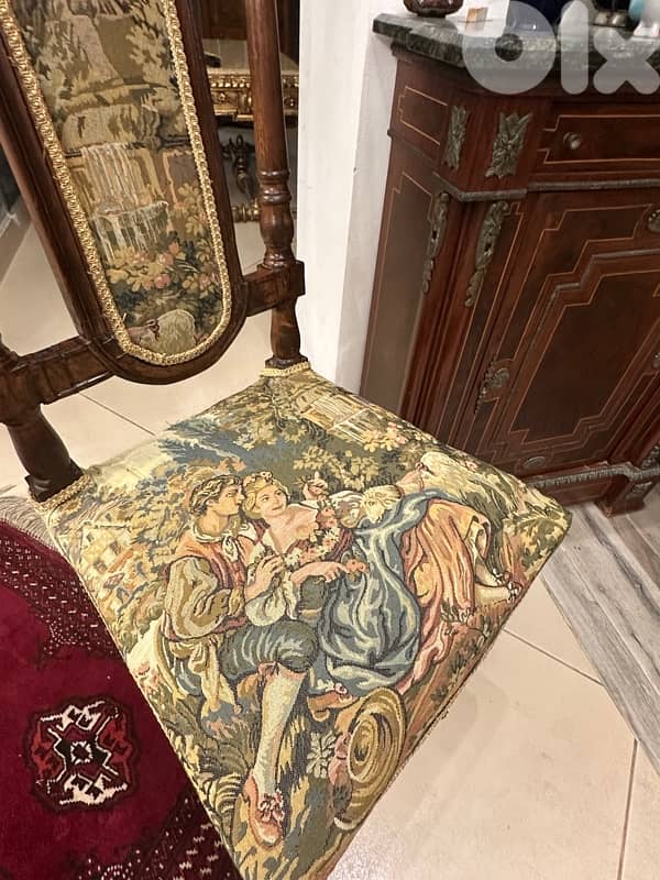 bahu and 2  chairs 4