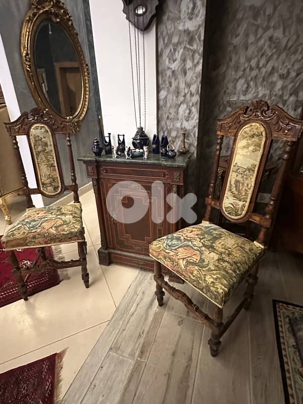 bahu and 2  chairs 5