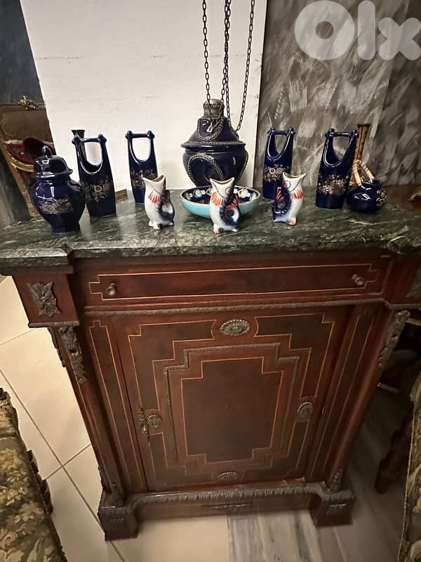 bahu and 2  chairs 9