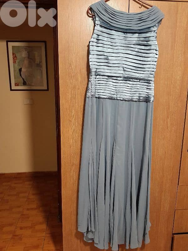 dress for sale only ٢٠$ 2