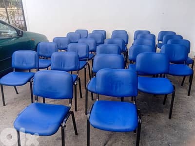 كراسي اوروبي شبه جديد سعر وحدي 16$