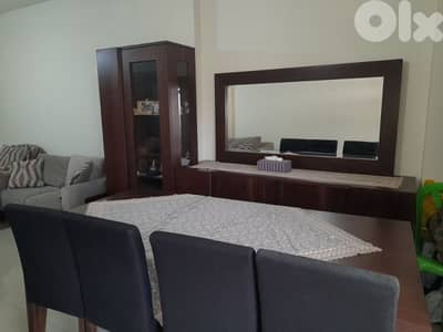 vitrine + dressoire + 6 chairs + tabel 2m