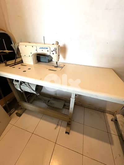 ماكينه خياطة