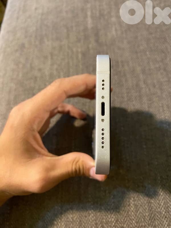 انضف ايفون ١٣ بلبنان 3