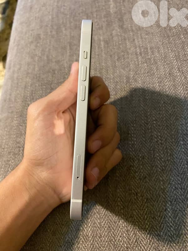 انضف ايفون ١٣ بلبنان 5