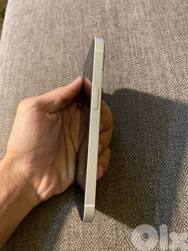 انضف ايفون ١٣ بلبنان 7