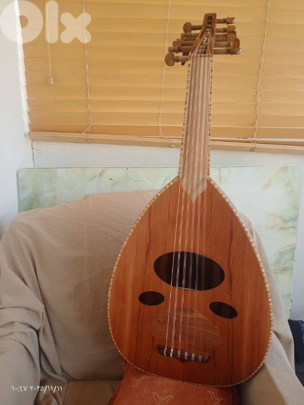 عود  صوت رنان هامة رائعة 0