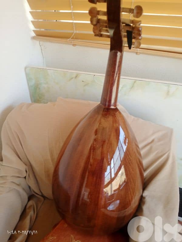 عود  صوت رنان هامة رائعة 3