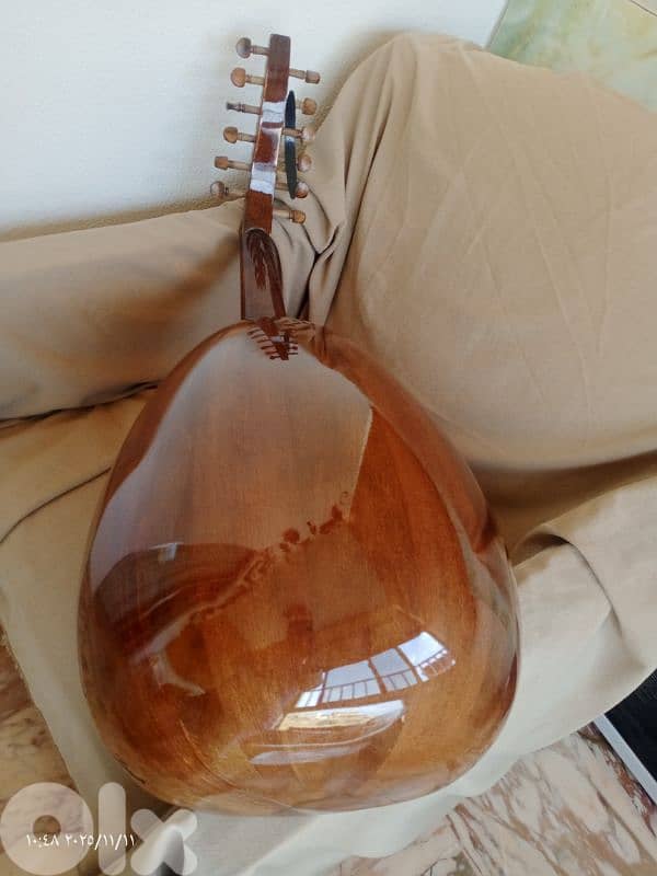 عود  صوت رنان هامة رائعة 5