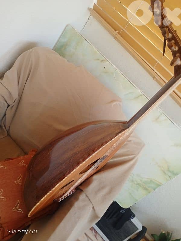 عود  صوت رنان هامة رائعة 7