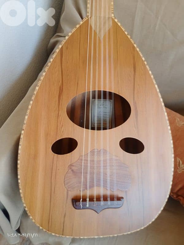 عود  صوت رنان هامة رائعة 8