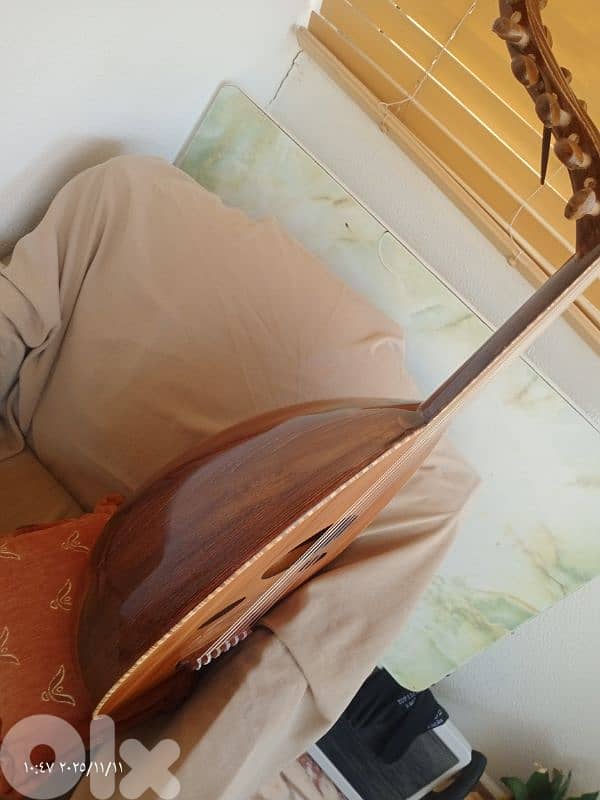 عود  صوت رنان هامة رائعة 13