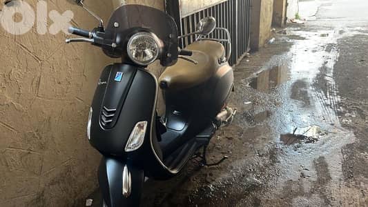 Vespa like new, very clean and well maintained
