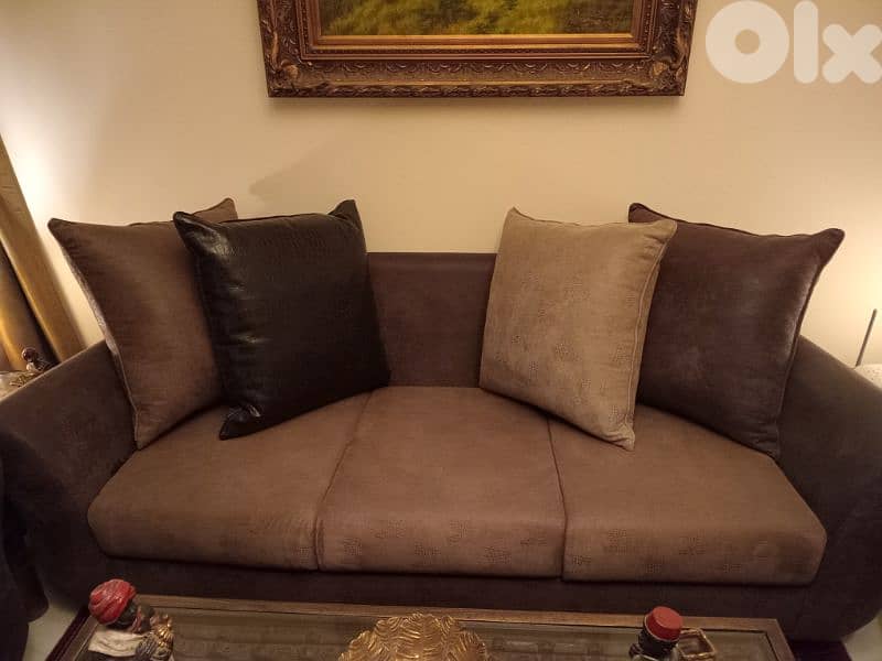 صالون جلد بني 0