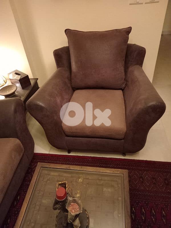 صالون جلد بني 2