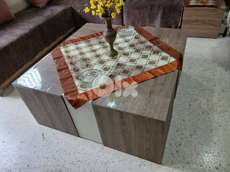 طاوله صالون مودرن مع اربعه صغار جديد 3