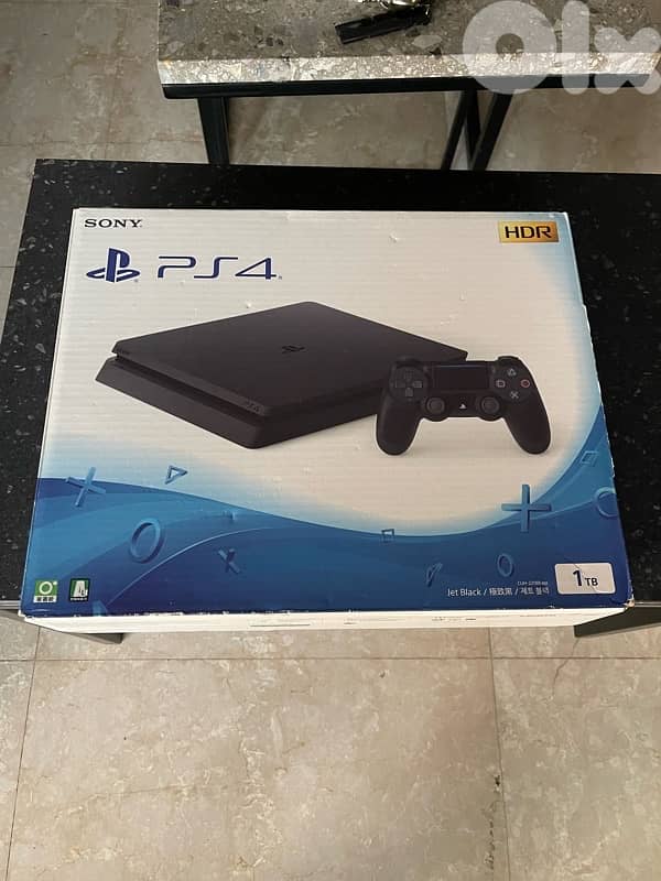 PS4 slim 1 TB in excellent condition 1