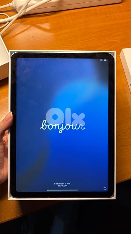 Used like new Ipad Air 4th Gen (CELL+WIFI) with APPLE PENCIL 0