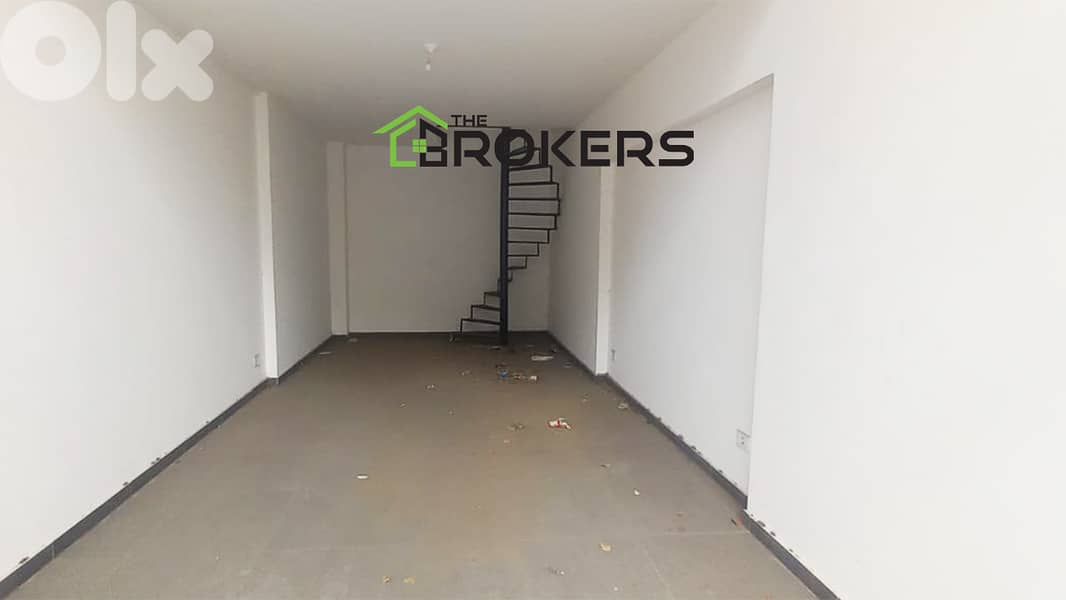 Shop for Sale in Furn El Chebbak محل للبيع في فرن الشباك 0