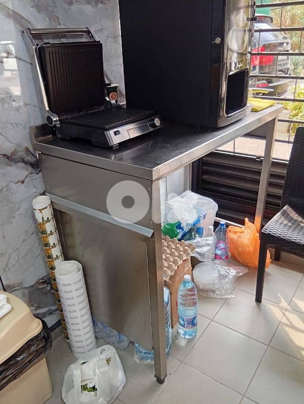coffee machine ,stainless  table, gaz 2