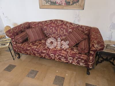 صالون مرتب وشبه جديد