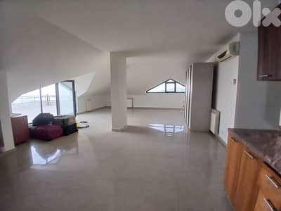 Rooftop Apartment for Rent – 95 sqmشقة على السطح للإيجار – 95 مترًا مر