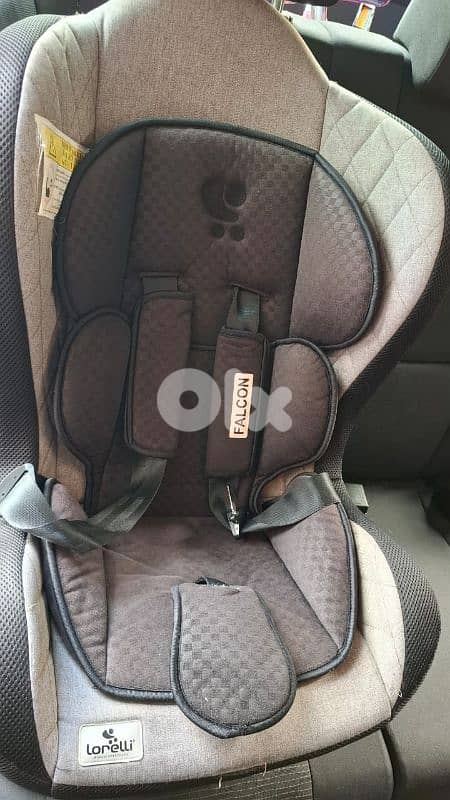 almost new car seat 4