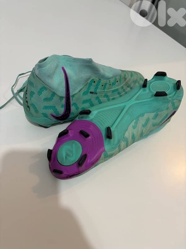 football professional shoes 1