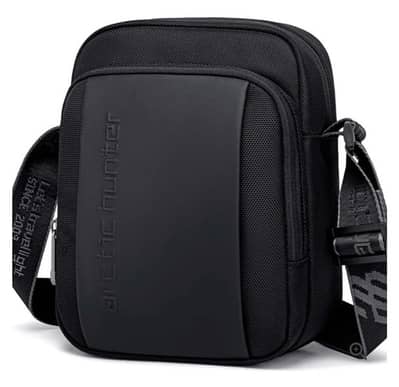 Arctic hunter shoulder bag