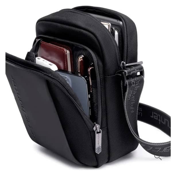 Arctic hunter shoulder bag 1