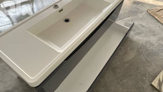 مغسلة مستعملة بحالة جيدة