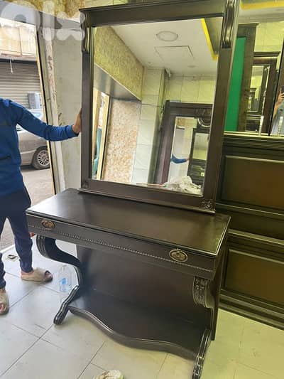 كونسول خشب زان قطعة مميزة شبه جديدة