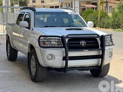 TOYOTA TACOMA