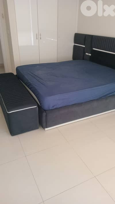 Bed, mattress & bench تخت مع فرشة وبنك