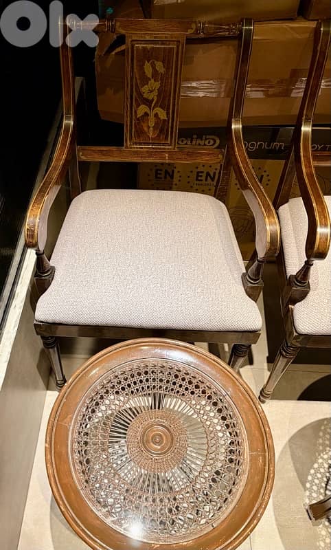 2 Chairs & 3 Tables 0