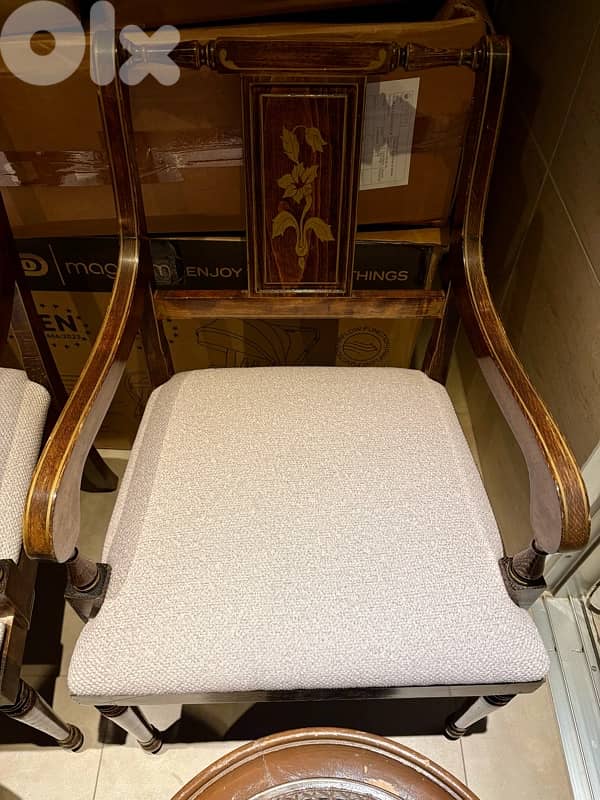 2 Chairs & 3 Tables 1