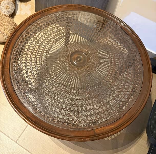 2 Chairs & 3 Tables 5