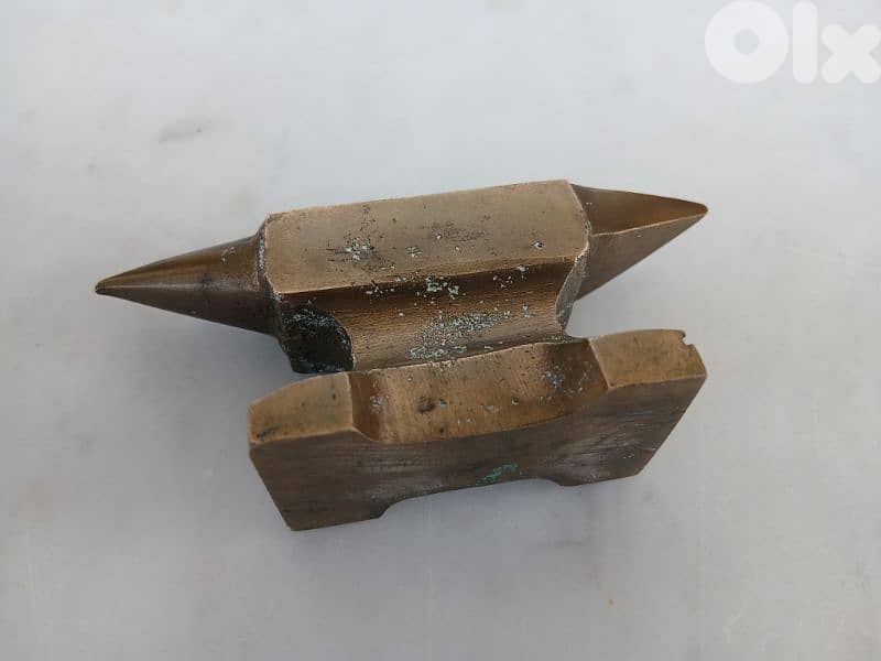 سدان نحاس صغير 1