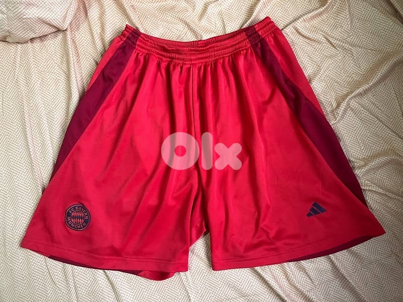 3 shorts for napoli , Bayern and Netherlands all for 15 $ 2
