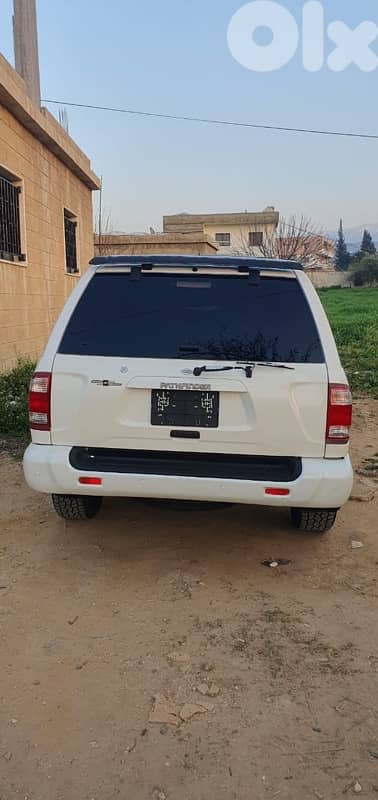 نيسان باثفايندر 1999