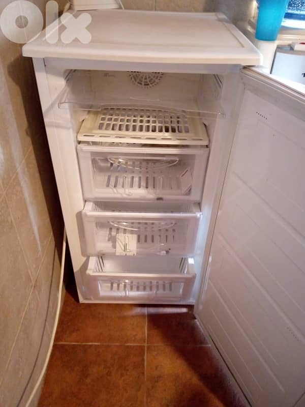 Daevoo small Freezer 3