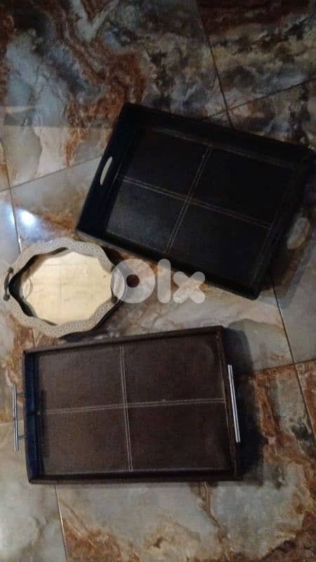 صواني مرتبه الوحده ب ٣٠٠ الف 0