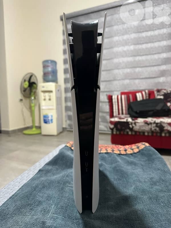 PlayStation 5 digital edition 1 TB no controller 2