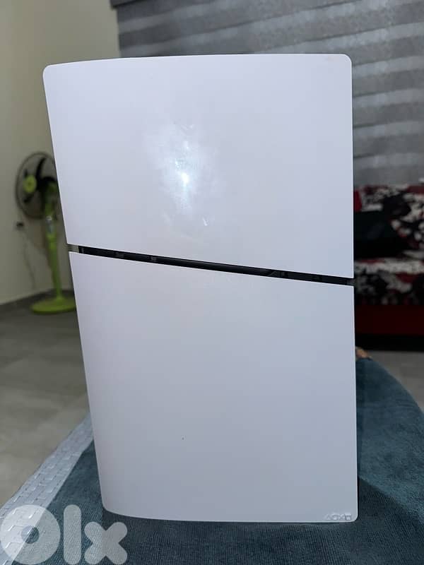 PlayStation 5 digital edition 1 TB no controller 3