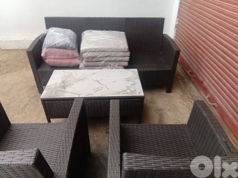 طقم رزين اوروبي شبه جديد 0