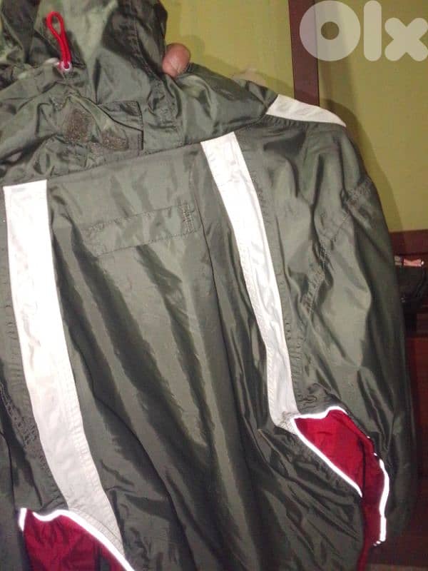 ما لالسه كتير ضد المي 0